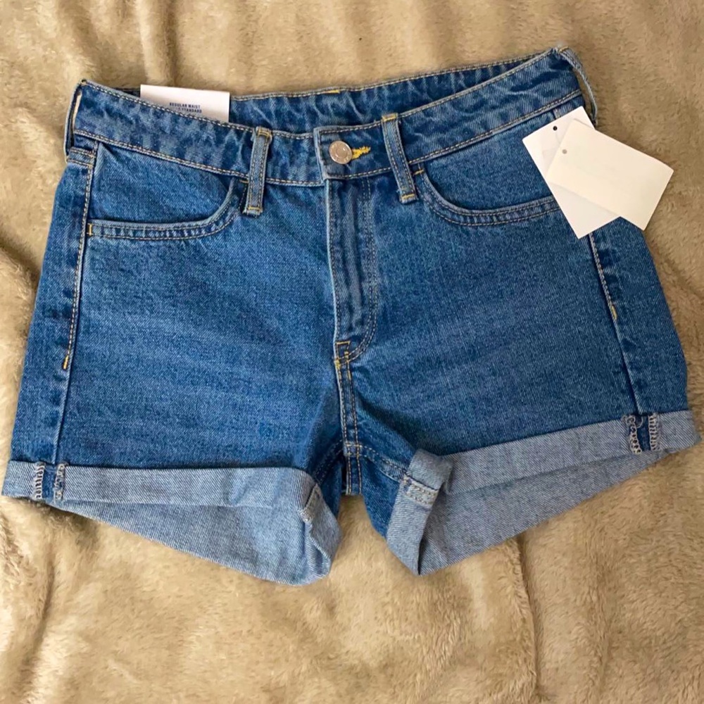 H&M blue demin shorts